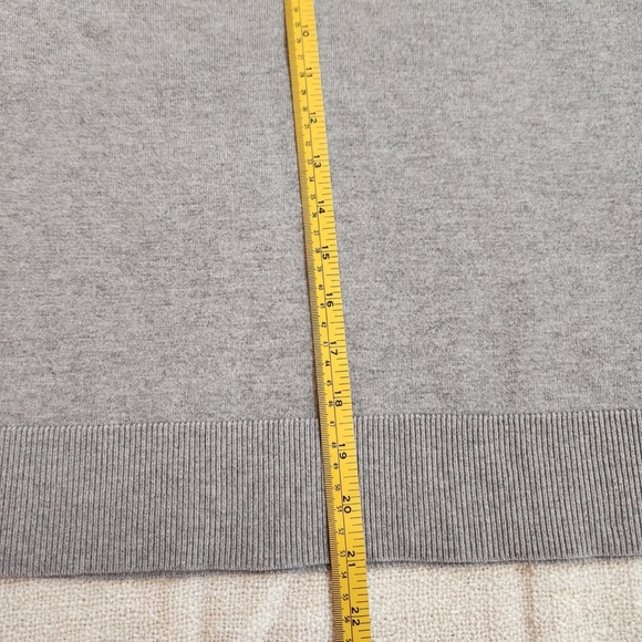 Ricki's Cashmere Blend V-Neck Long Sleeved Sweater - Grey - Size M - EUC - Picture 4 of 4